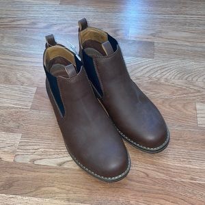 NEVER WORN—Brown boot